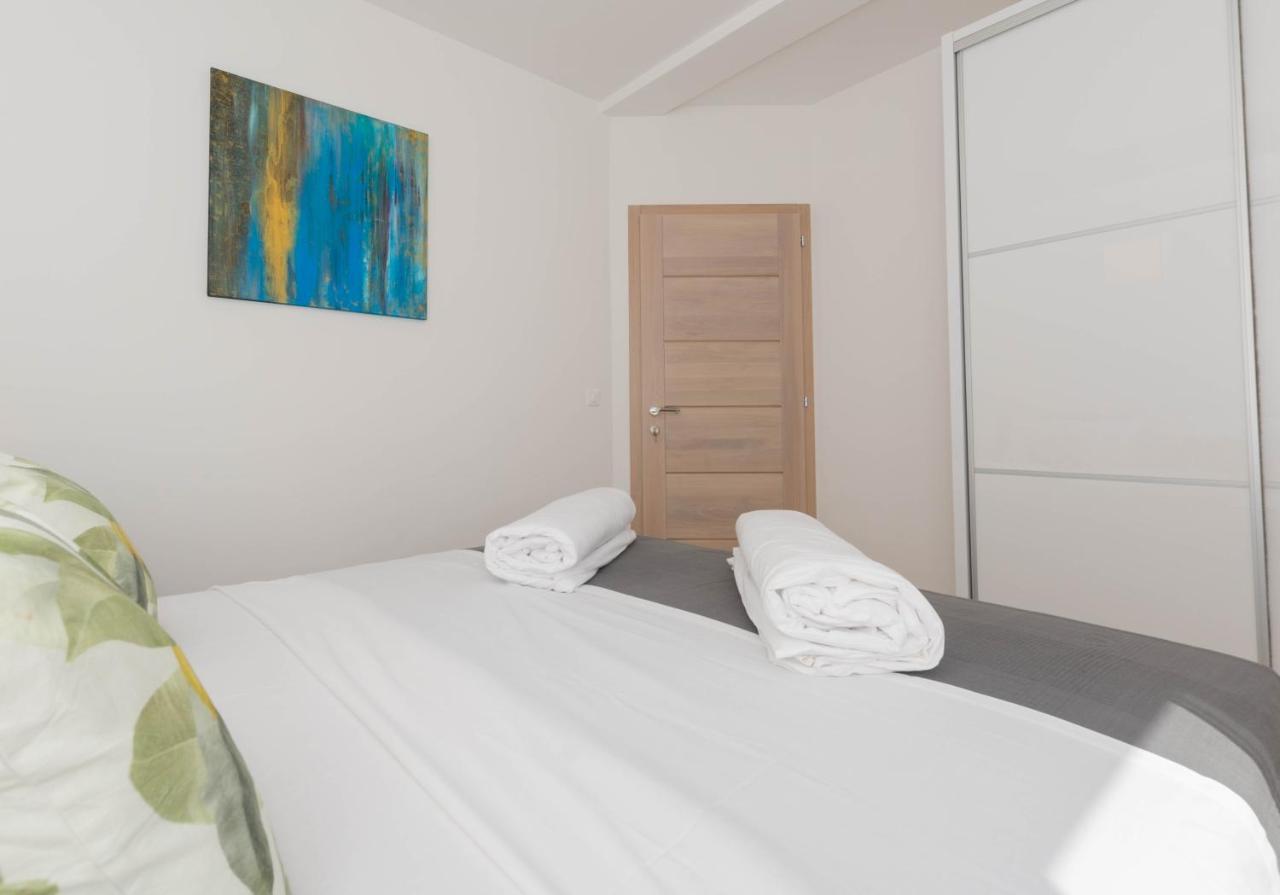 Apartments Moon Драмал Екстериор снимка