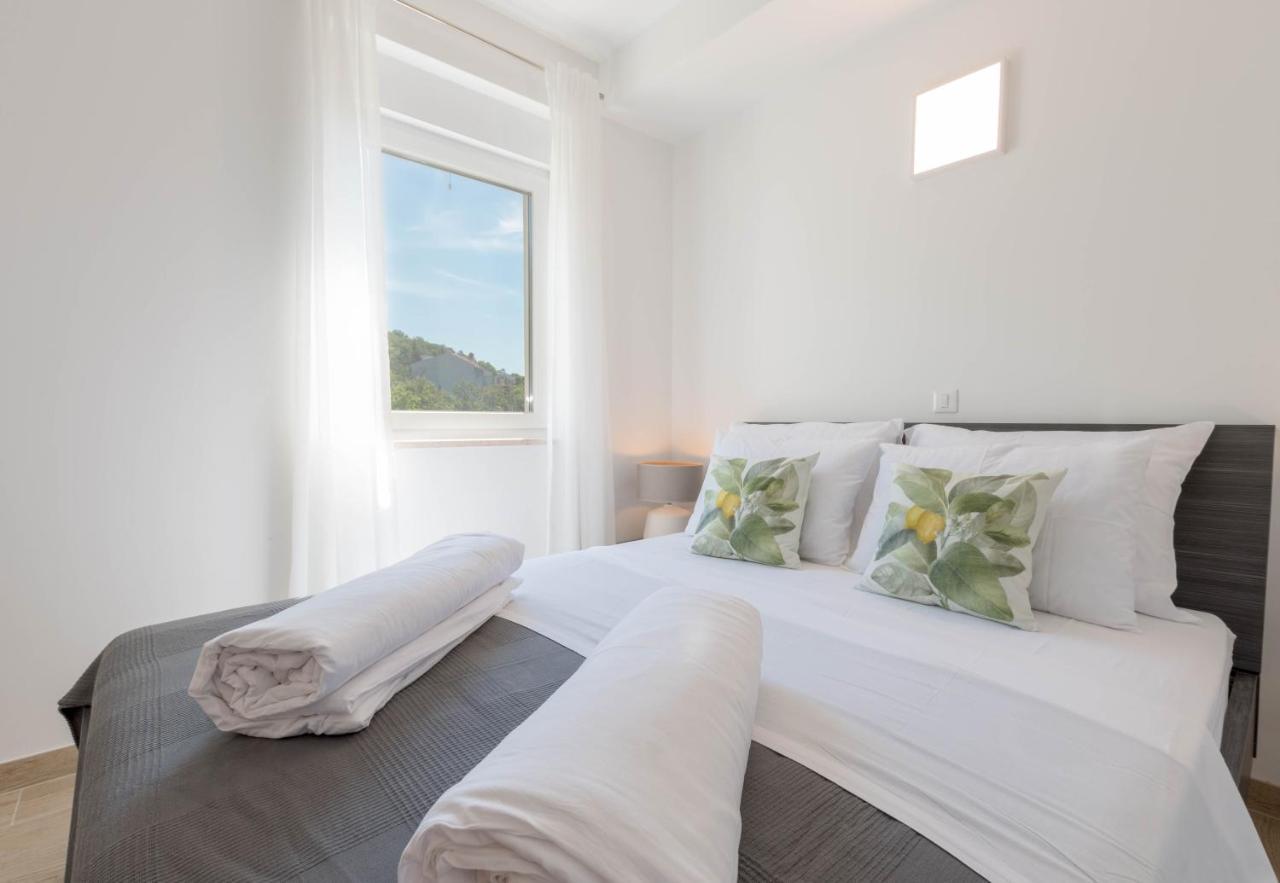 Apartments Moon Драмал Екстериор снимка