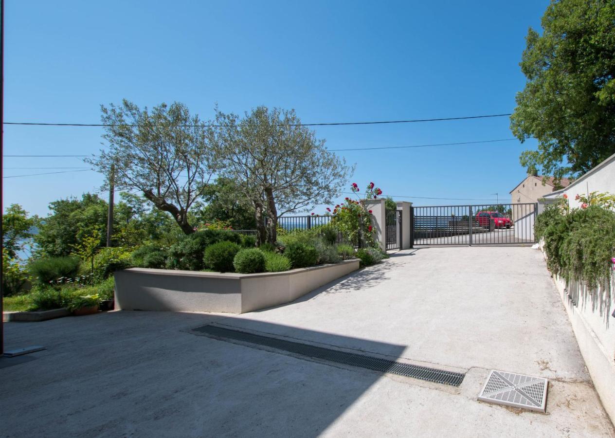 Apartments Moon Драмал Екстериор снимка