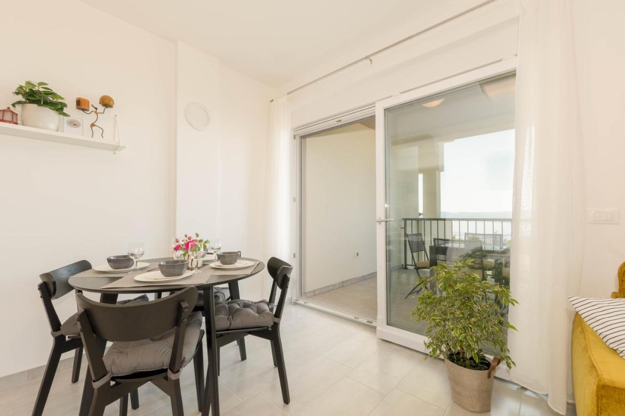 Apartments Moon Драмал Екстериор снимка